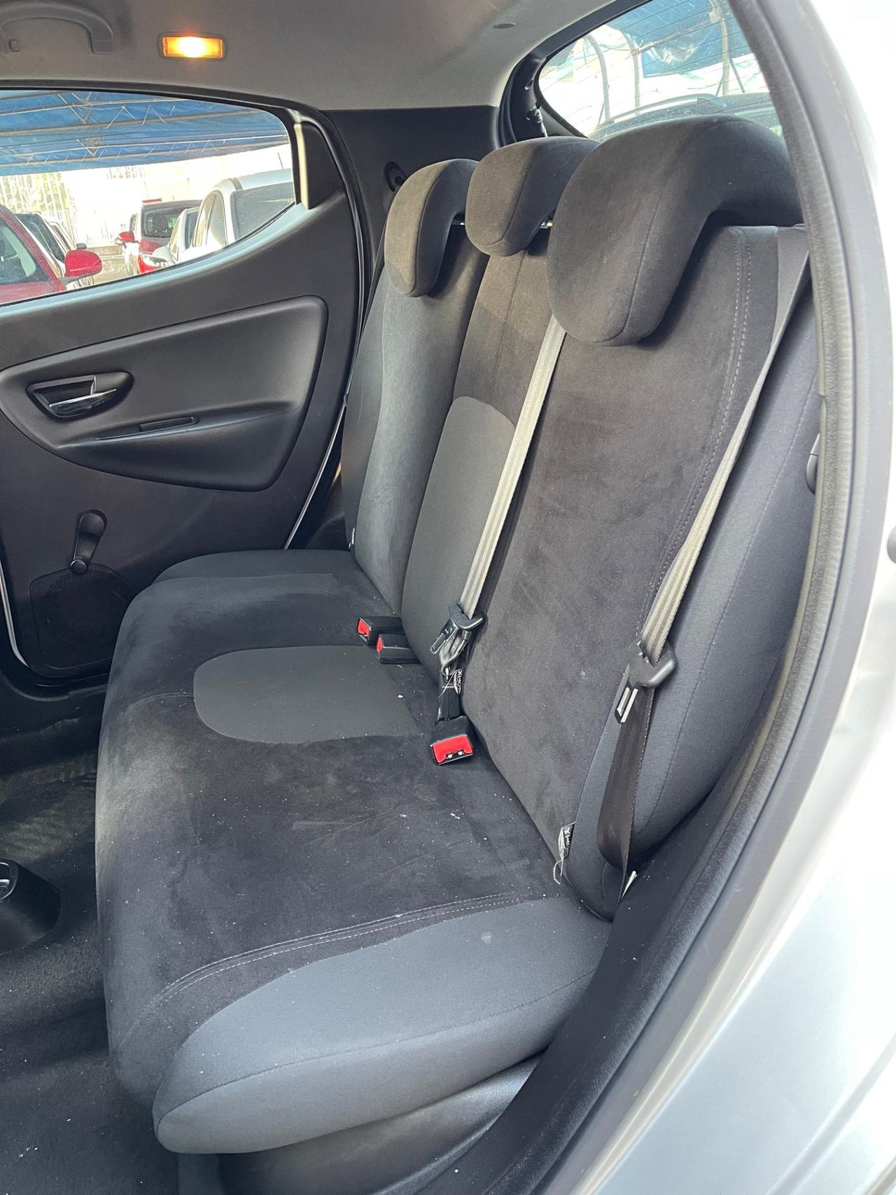 Lancia Ypsilon 1.2 69 CV 5 porte S&S Silver