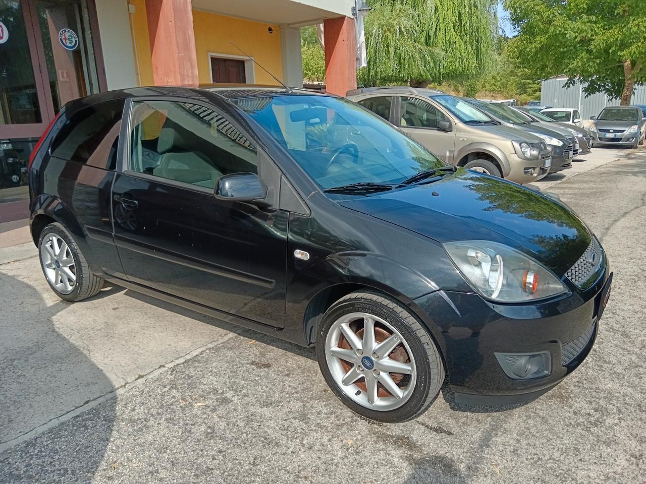 Ford Fiesta 1.4 TDCI 68CV TITANIUM NUOVISSIMA
