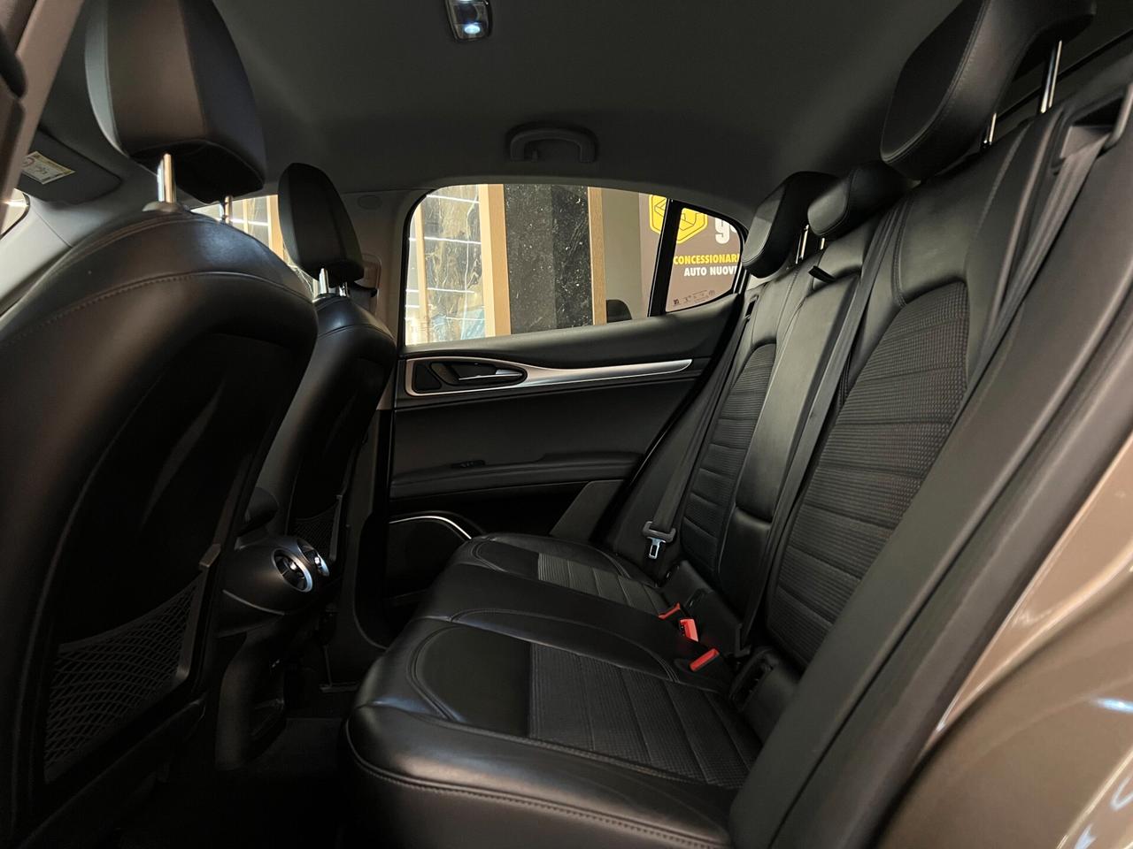 Alfa Romeo Stelvio 2.2 Turbodiesel 180 CV AT8 RWD Super