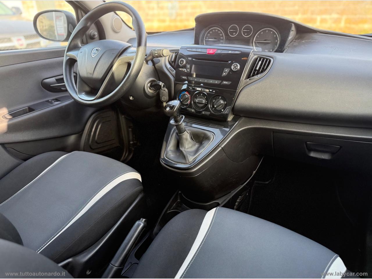 LANCIA Ypsilon 1.2 69 CV 5p. Platinum