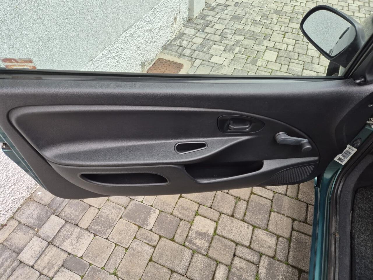 Citroen SAXO 1.0 3 p. PARI AL NUOVO!! X NEOPATENTA