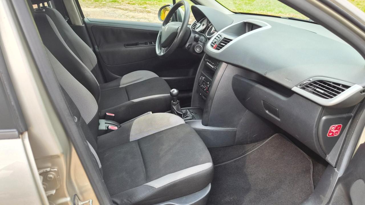 Peugeot 207 1.4 8V 75CV 5p. X Line