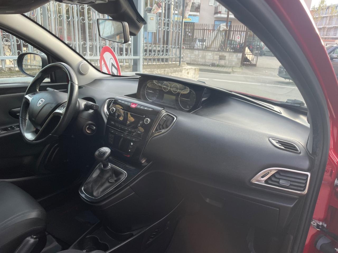 Lancia Ypsilon 0.9 TwinAir 85 CV 5 porte S&S DFN Platinum