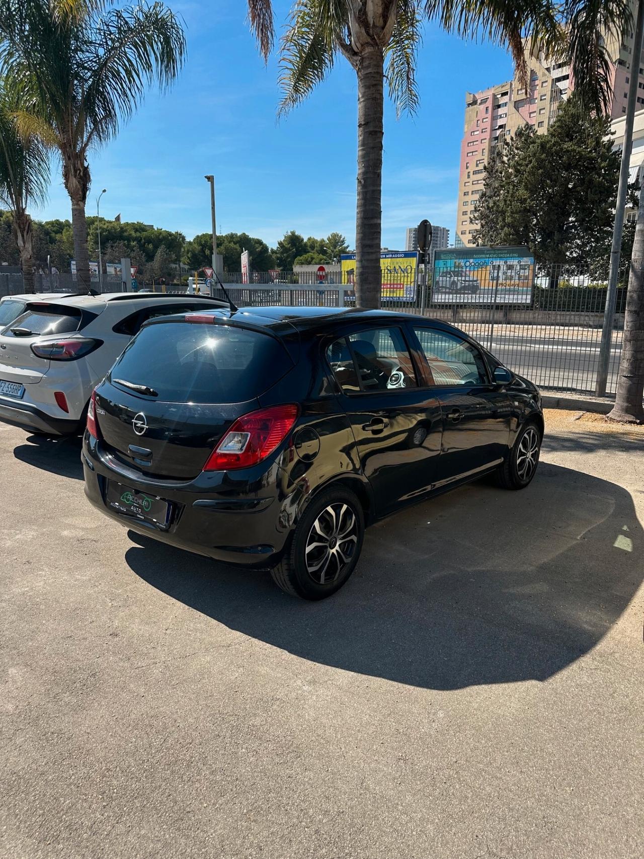 OPEL CORSA 1.2 GPL 2010 OK NEOPATENTATI