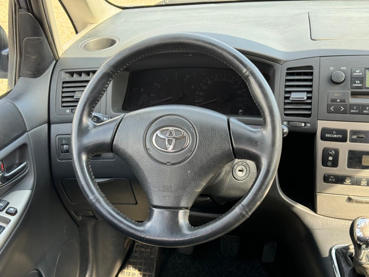 Toyota Corolla Verso 2.0 tdi D-4D