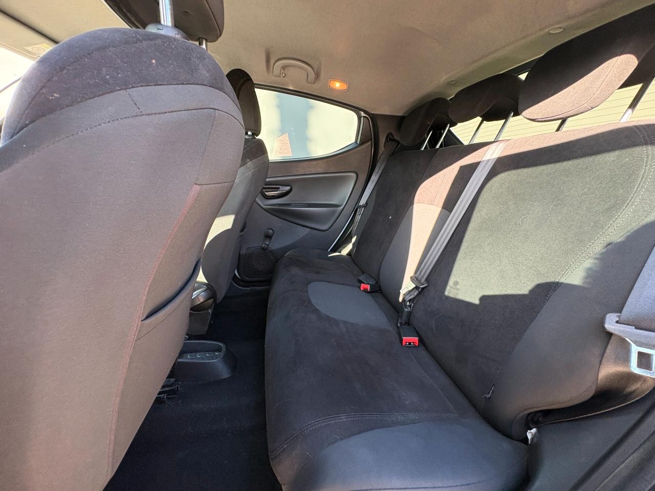 Lancia Ypsilon 1.2 69 CV 5 porte GPL Ecochic Silver