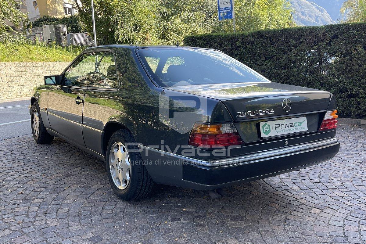 MERCEDES 300 CE-24 Coupé