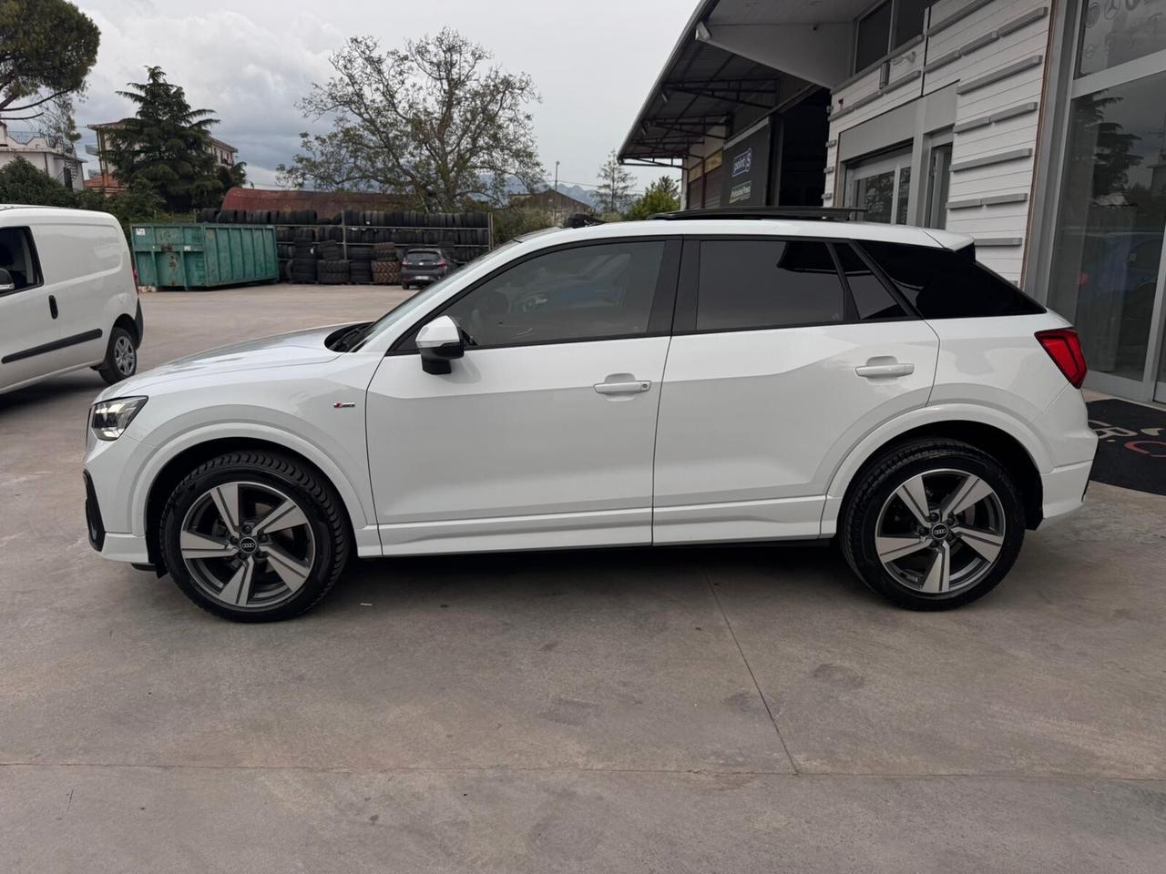 Audi Q2 30 TDI S tronic 3X S-line Edition - Tetto apribile
