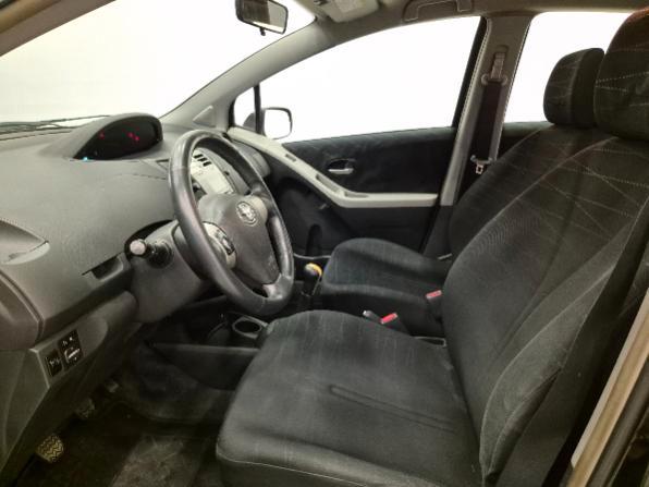 Toyota Yaris 5 Porte 1.3 Sol - NEOPATENTATI - Clima - Radio CD