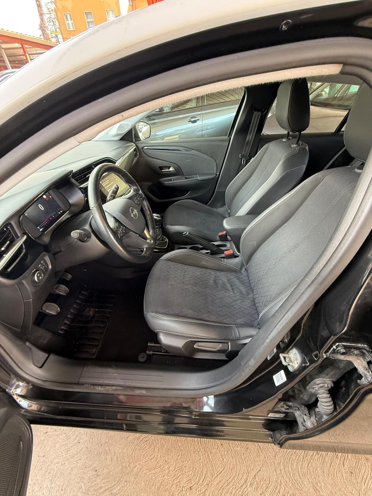 Corsa 1.2 Design-b-color-unipro-rate-garanzia