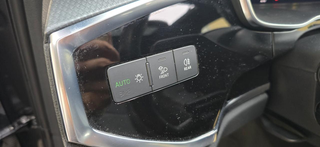 Audi Q3 40 TDI CON TETTO quattro S tronic line edition