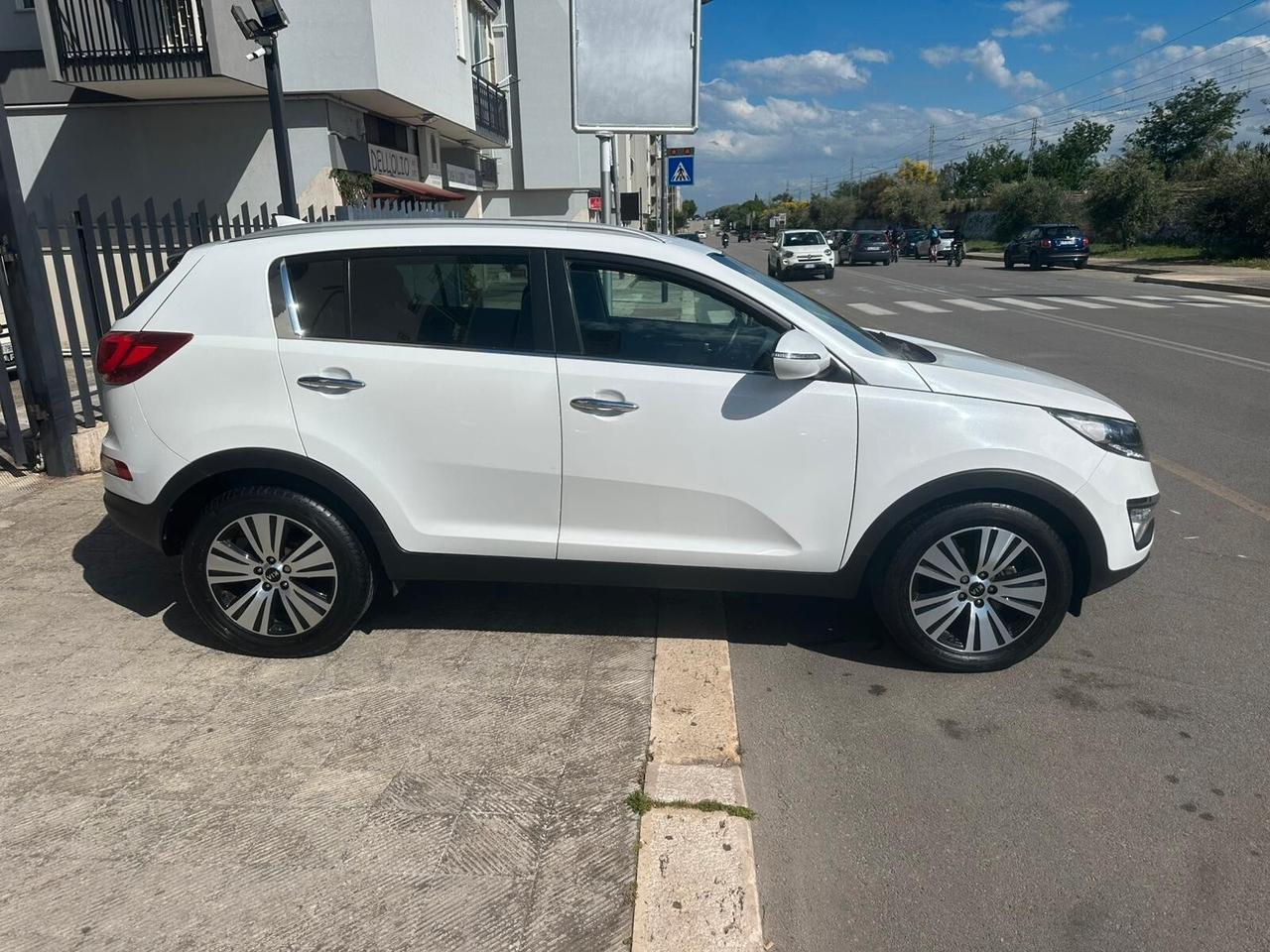 Kia Sportage 1.7 CRDI VGT 2WD high tech