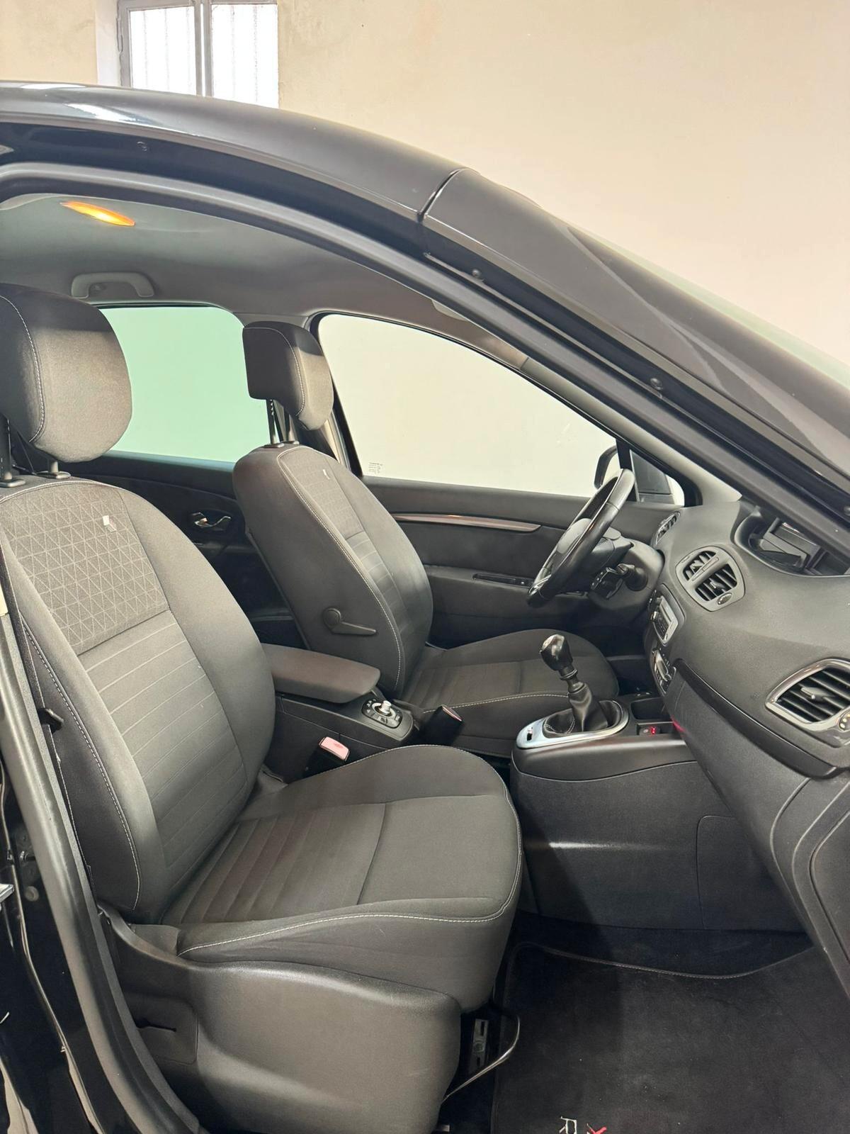 Renault Scenic Scénic dCi 110 CV EDC Limited