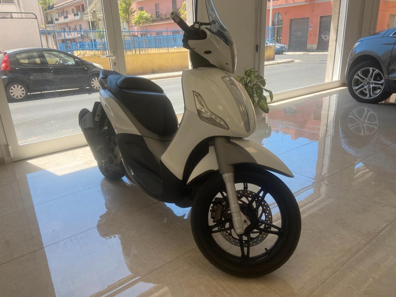 Piaggio Beverly 350