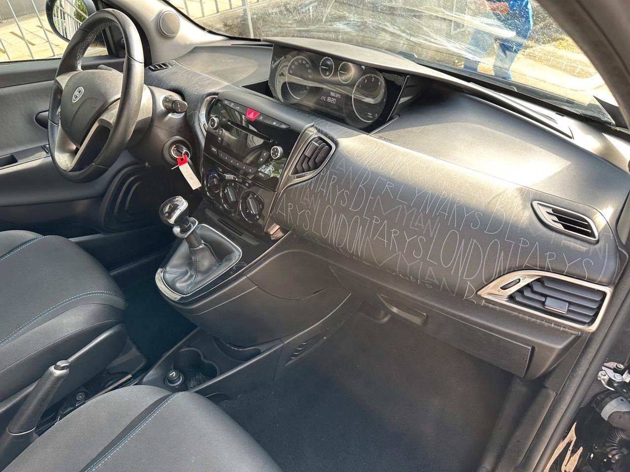 Lancia Ypsilon 1.2 69 CV 5 porte S&S Silver*NEOPATENTATI