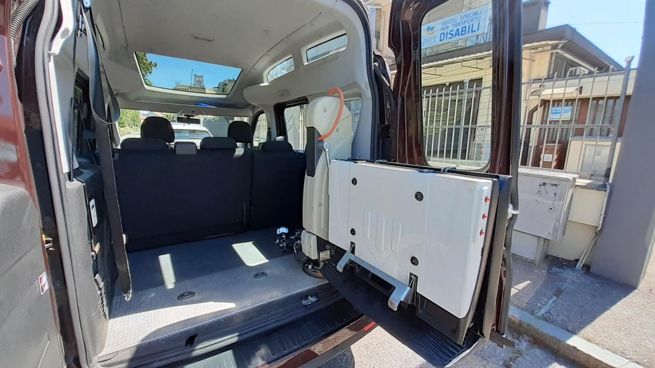 Doblo trasporto disabili benzina 51.262 KM!!