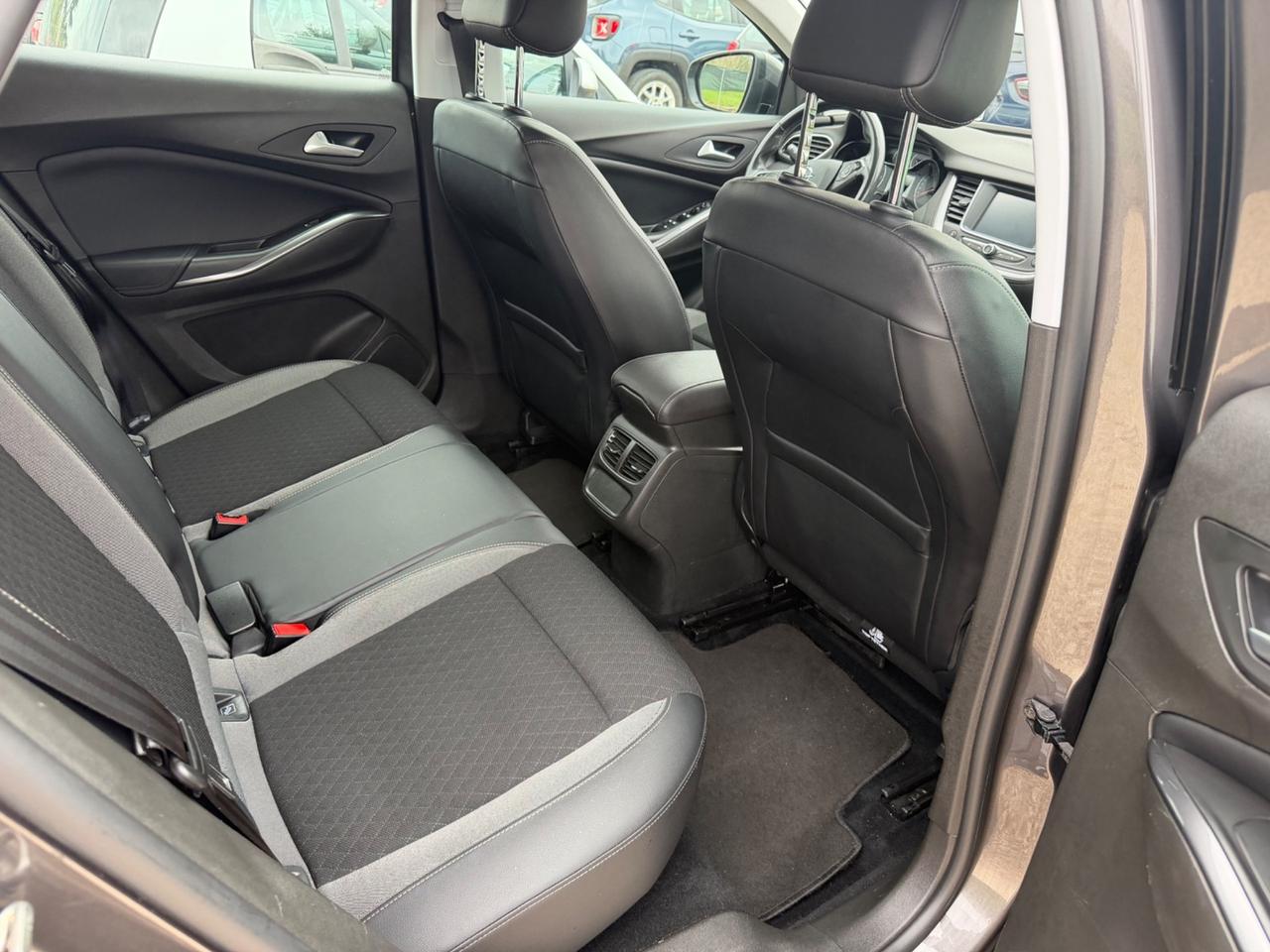 Opel Grandland X 1.5 diesel Ecotec Start&Stop aut. Business Ed.