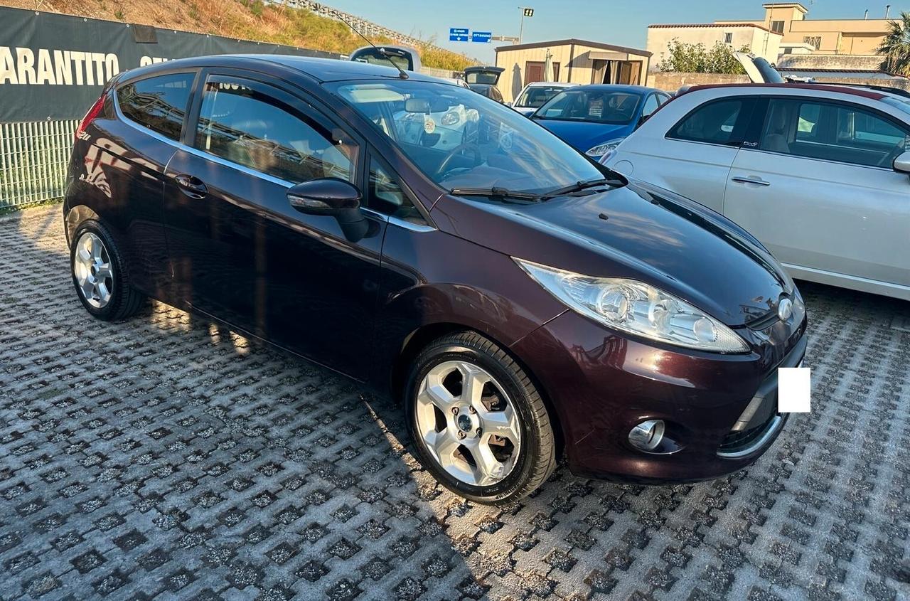 Ford Fiesta 1.4 3 porte Bz.- GPL Titanium-2010