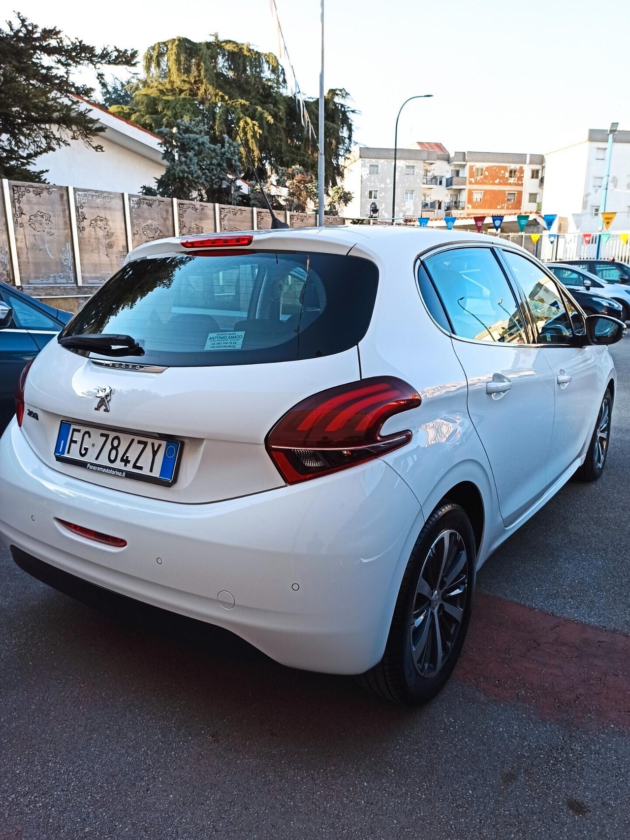 Peugeot 208 1.6 BlueHDi 75 cv 5 porte Allure