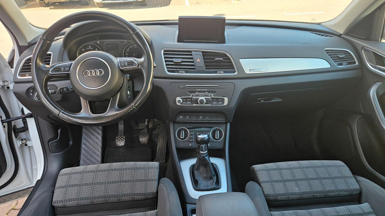 Audi Q3 2.0 tdi Sport quattro 150cv TETTO-NAVY-LED