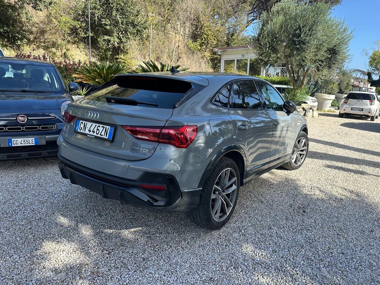 Audi Q3 SPB 40 TDI quattro S tronic Identity Black pano