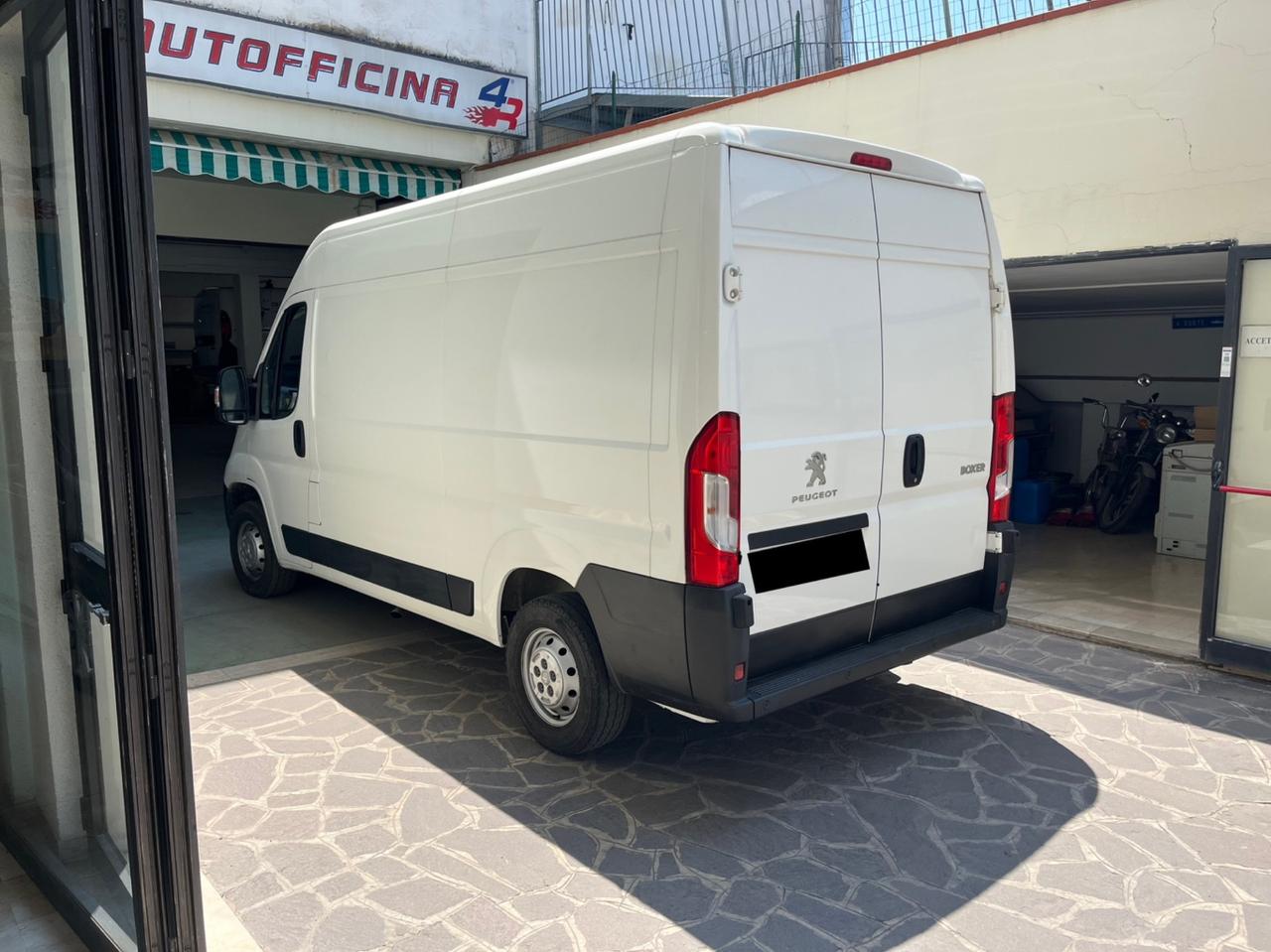 Peugeot Boxer 333 2.2 BlueHDi 140 S&S L2-H2 Furgone