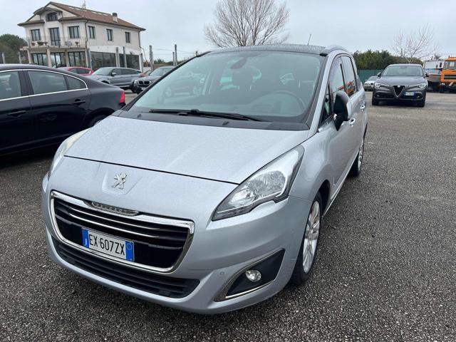 PEUGEOT 5008 1.6 HDi 115CV Allure