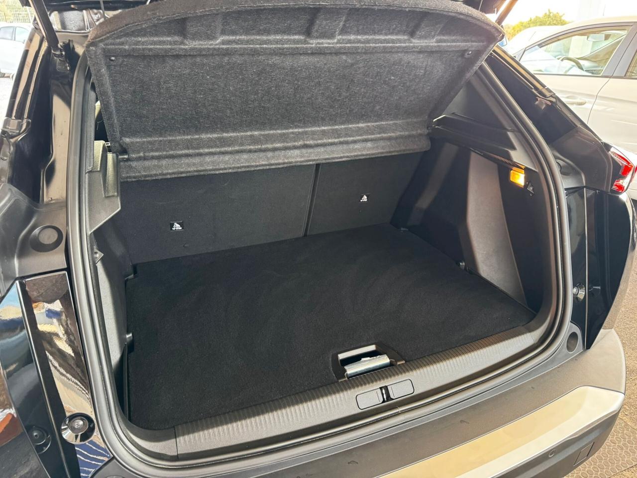 Peugeot 2008 BlueHDi 130 S&S EAT8 GT Pack