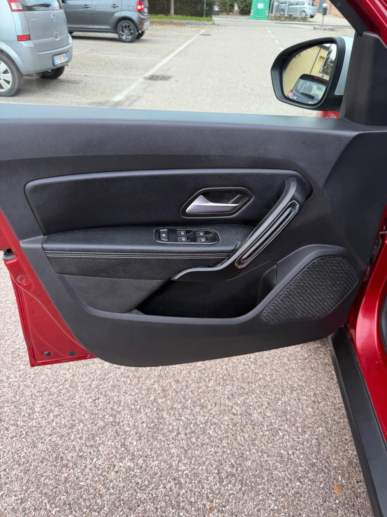 Dacia Duster 1.0 TCe 100 CV ECO-G 4x2 15th Anniversary