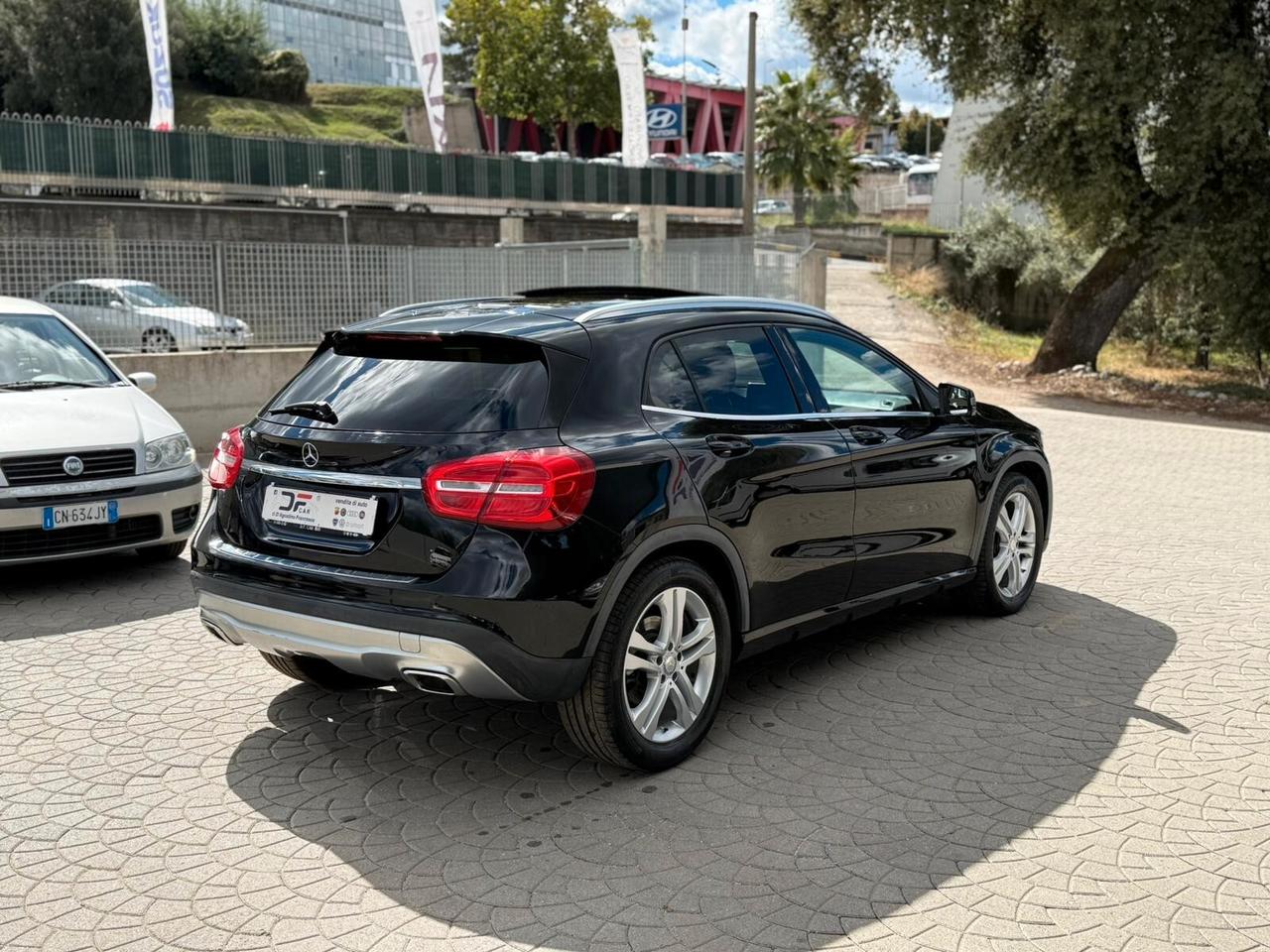 Mercedes-benz GLA 180 d Premium