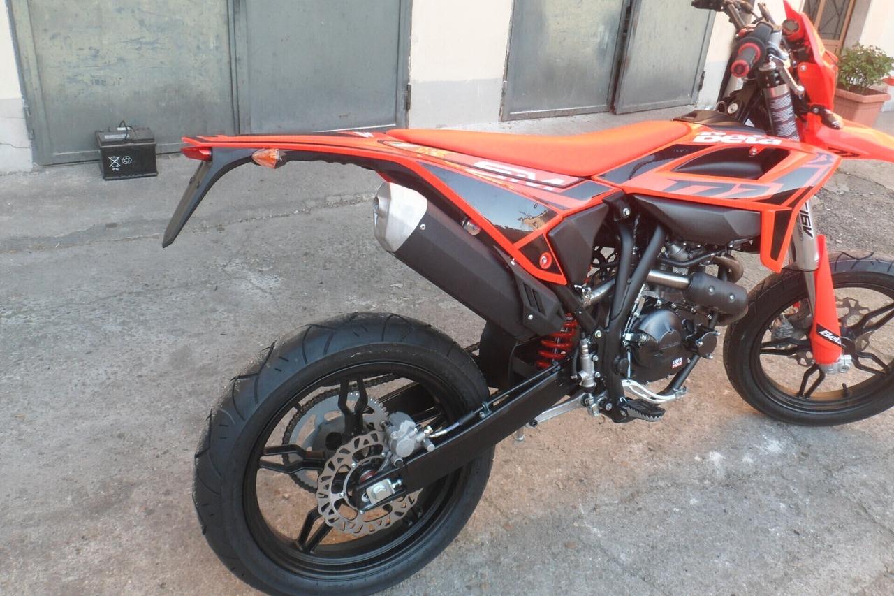 BETA RR 125 MOTARD NUOVO 2025 EURO 5 PLUS