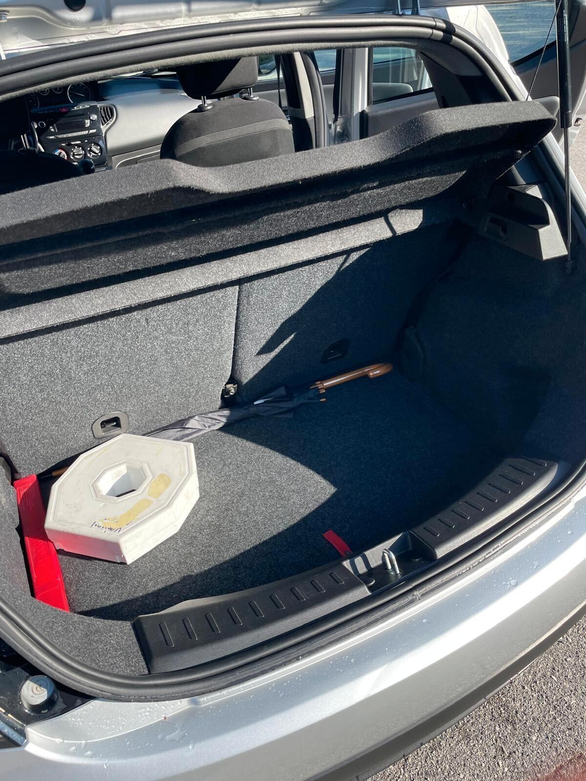 Lancia Ypsilon 1.2 69 CV Unyca
