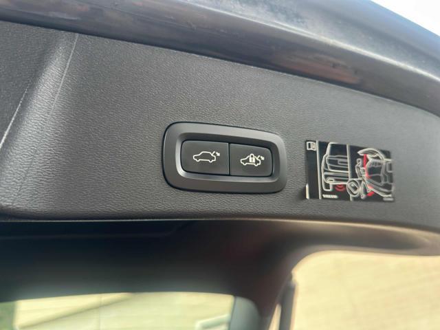 VOLVO XC40 T4 Recharge Plug-in Hybrid Inscription