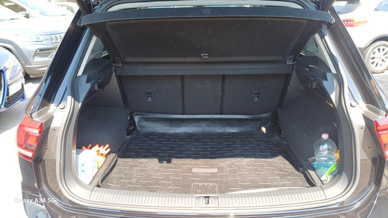 Volkswagen Tiguan 1.6 TDI R-LINE TETTO APRIBILE