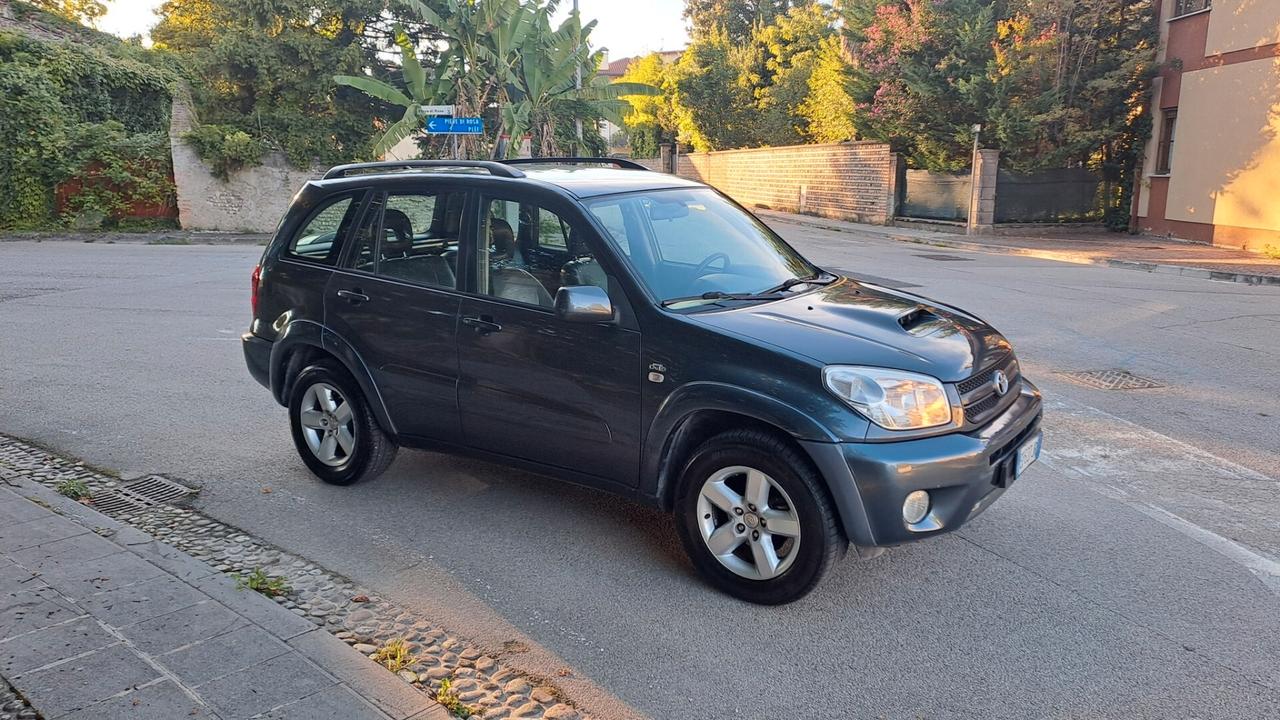 Toyota RAV 4 RAV4 2.0 Tdi D-4D GANCIO TRAINO 1500 KG
