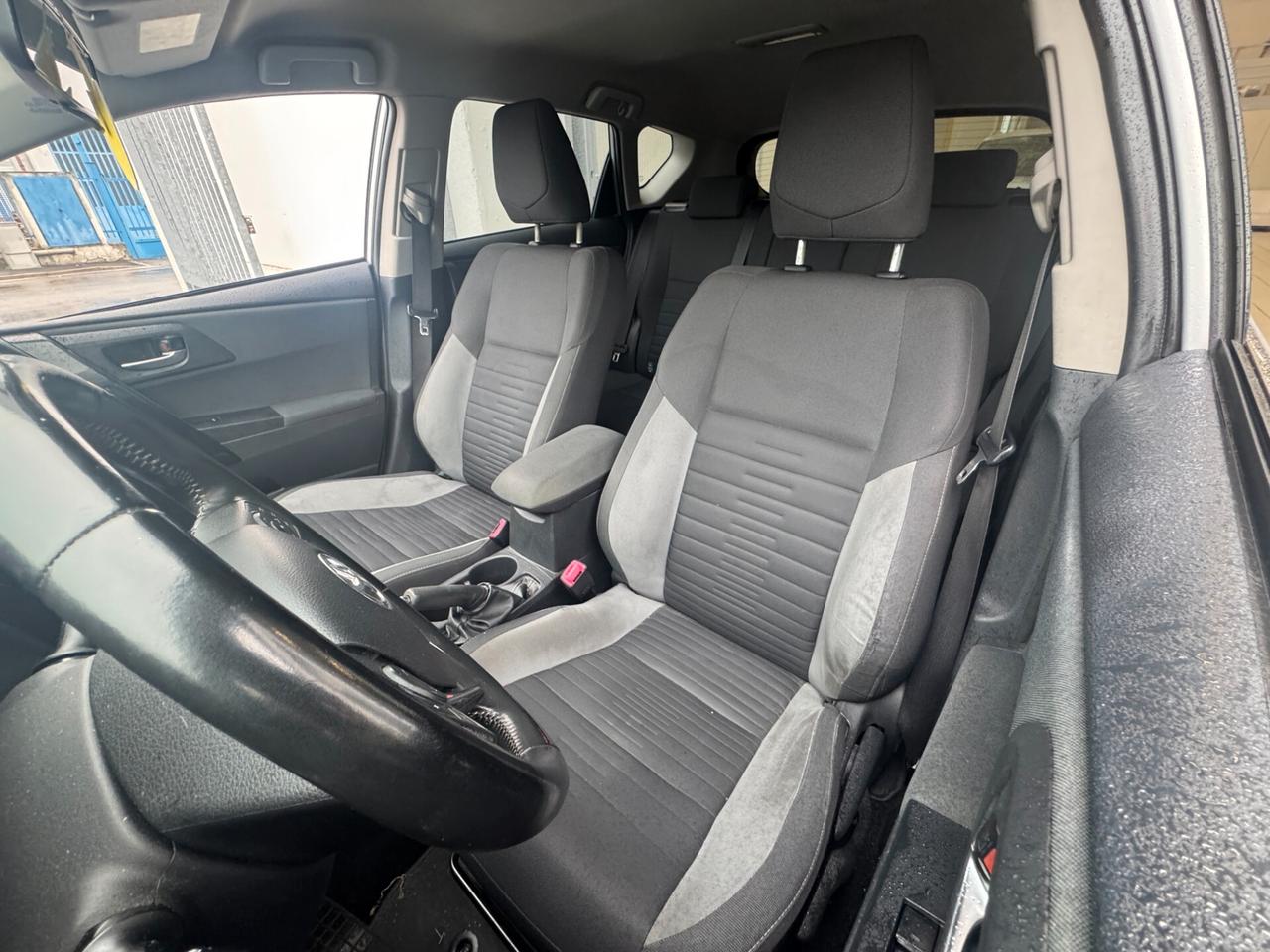 TOYOTA Auris 1.6 D-4D Lounge