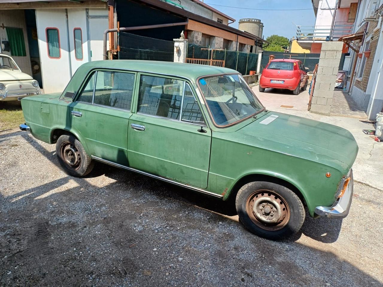 Fiat 124 Special berlina da restauro