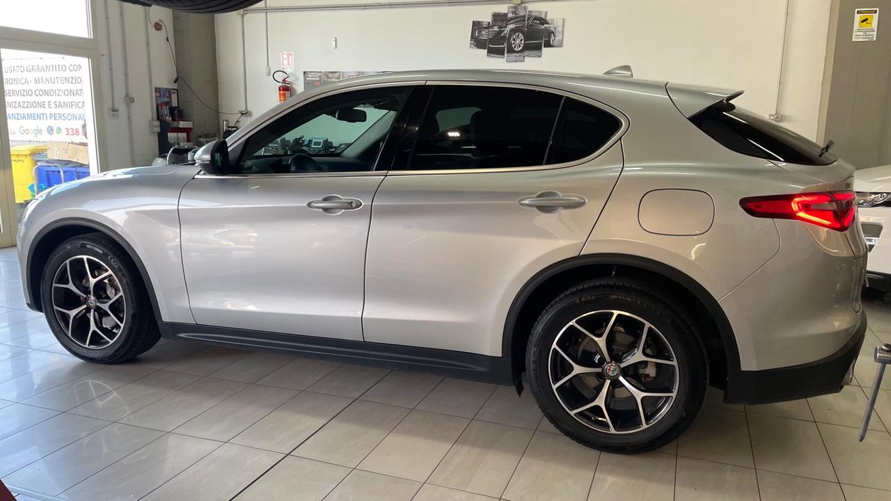 Alfa Romeo Stelvio 2.2 Turbodiesel 180 CV AT8 RWD Executive