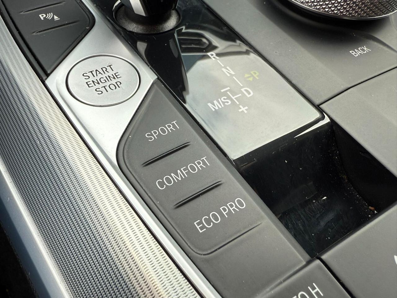 Bmw 318d 4p. mhev 48V Business Advantage