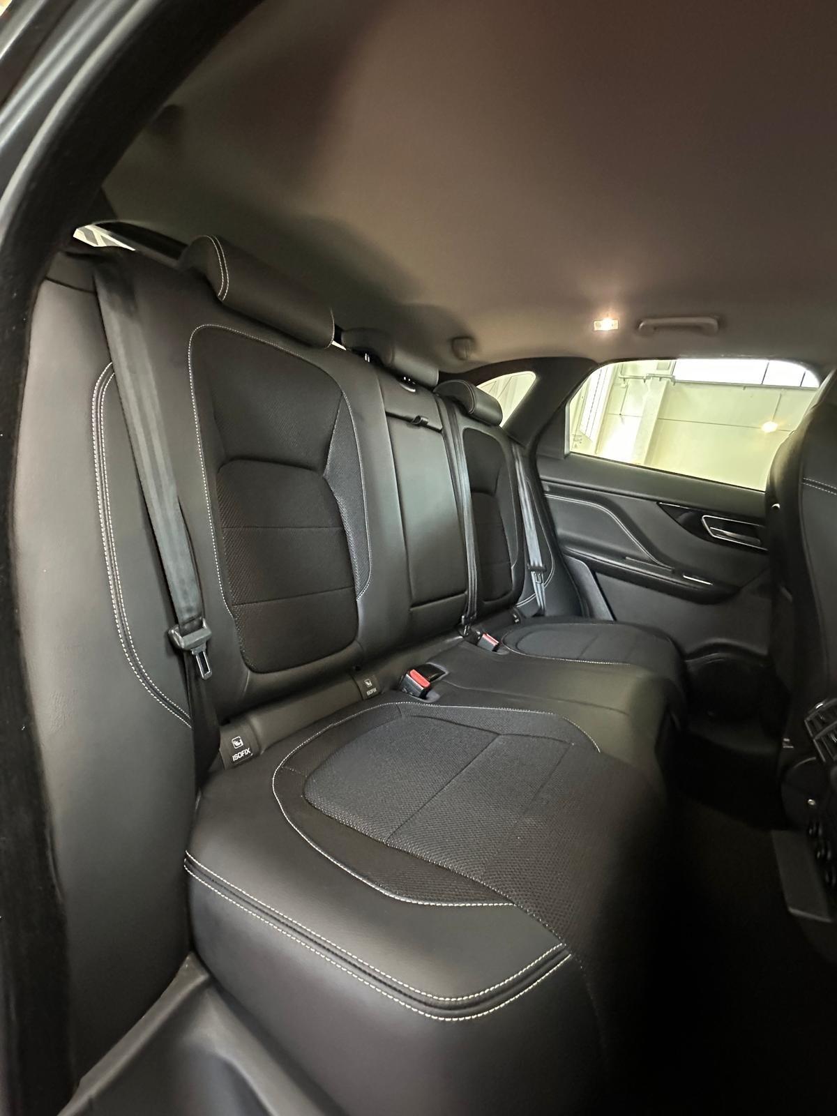 Jaguar F-Pace 2.0 D 180 CV AWD aut. R-Sport