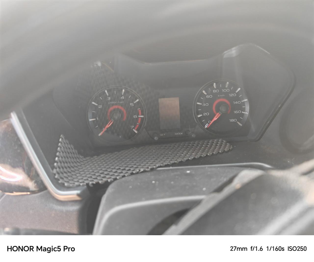 Mahindra KUV100 1.2 VVT K8