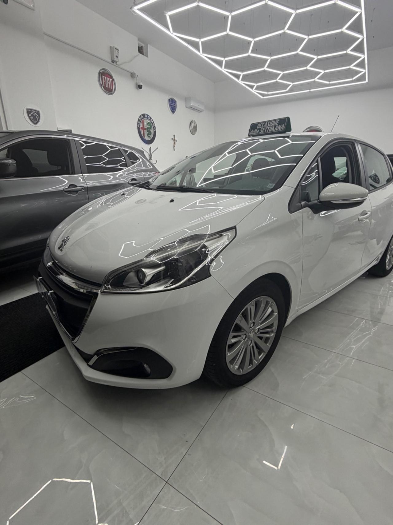 Peugeot 208 PureTech 82 5p. GPL Allure