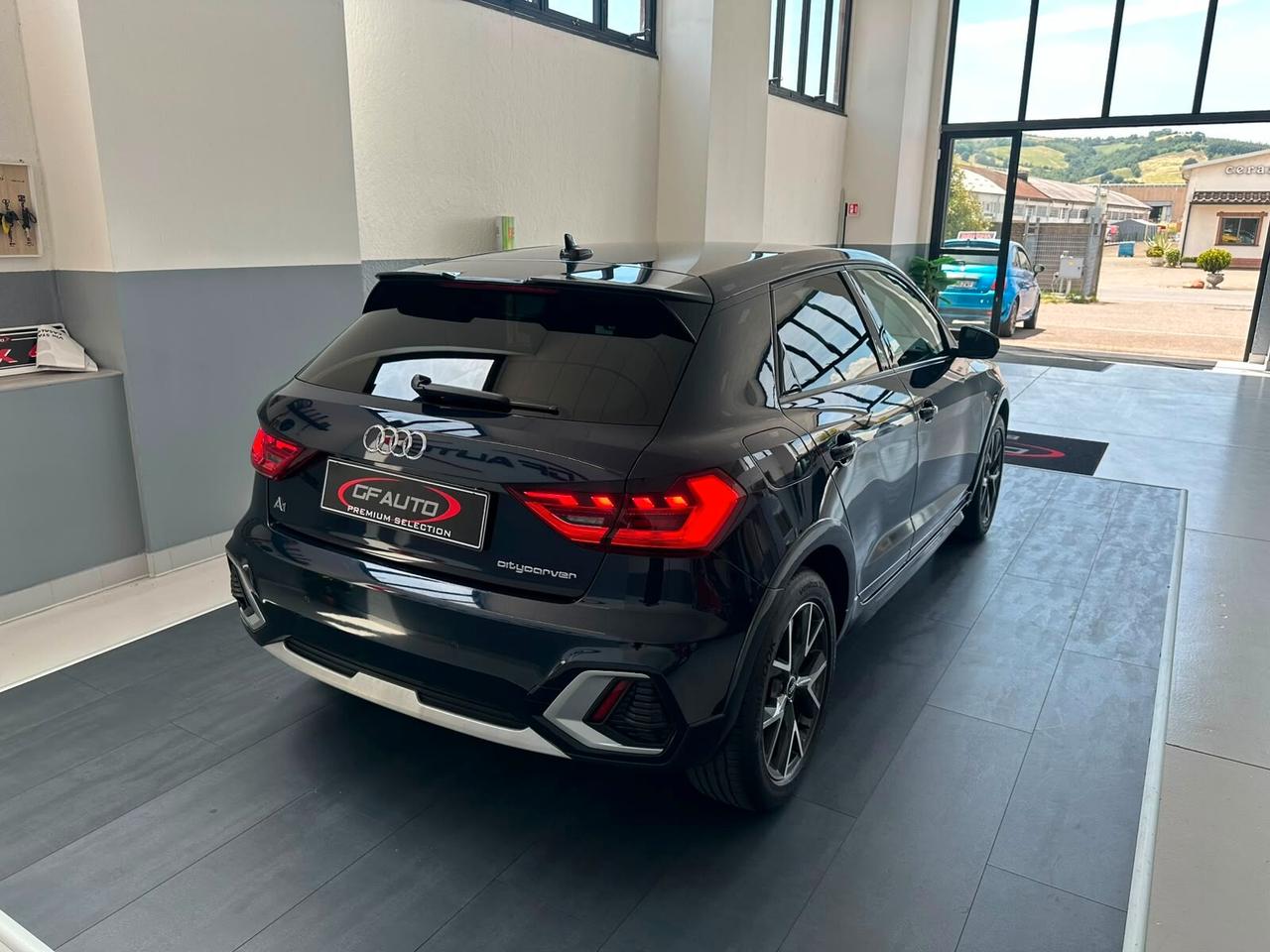 Audi A1 citycarver 30 TFSI S tronic Identity Contrast