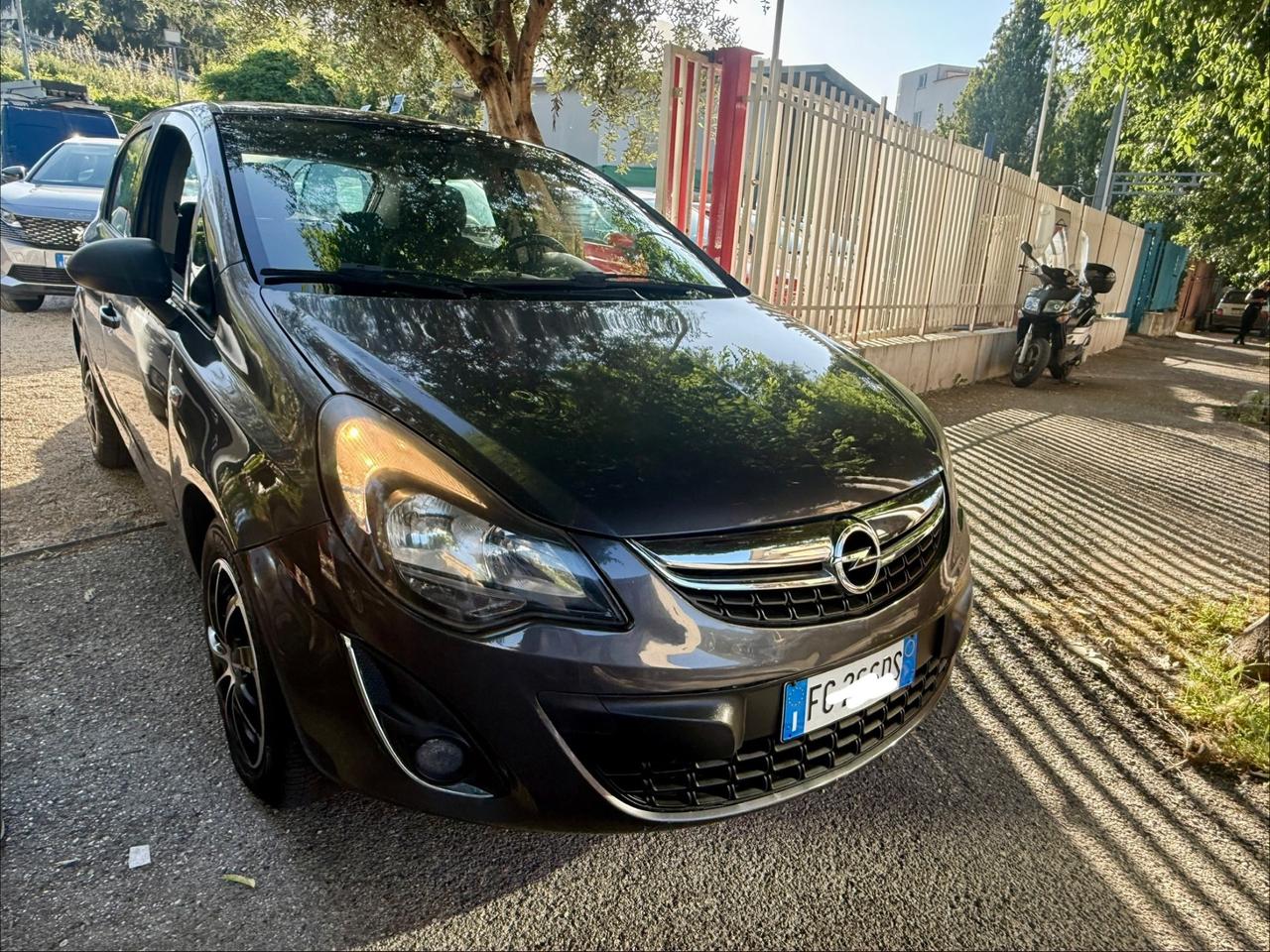 Opel Corsa 1.2 5 porte Elective