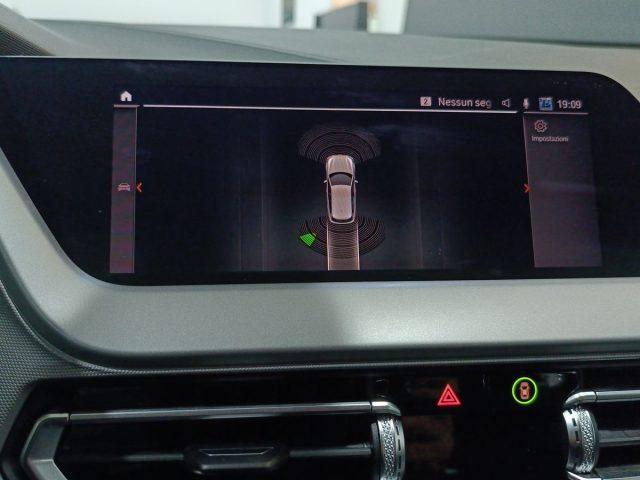 BMW 118 i 5p. Business Advantage