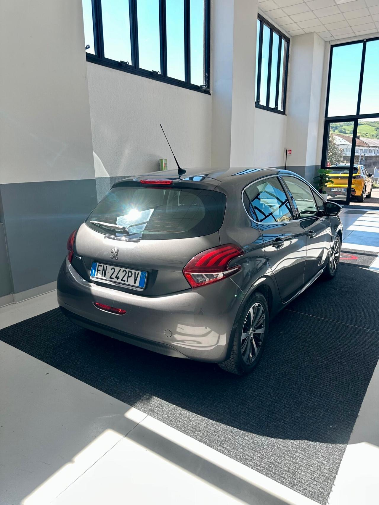 Peugeot 208 BlueHDi 75 5 porte Allure