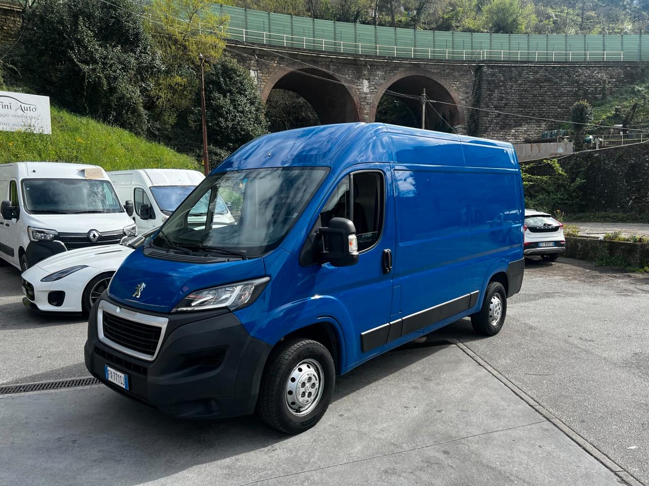 Peugeot Boxer 330 BlueHDi 120 S&S PC-TN Combi Comfort