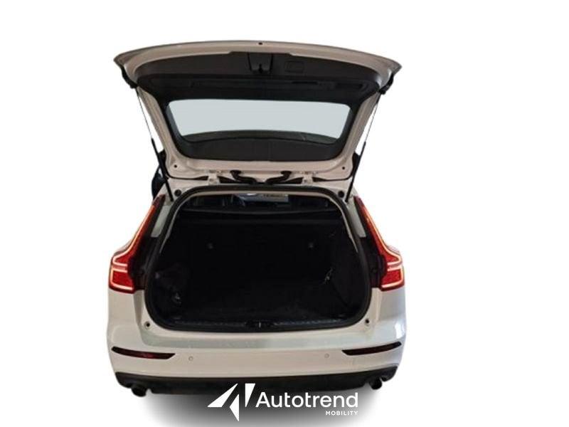 Volvo V60 B4 197+14 CV Mild Hybrid Diesel Automatica Momentum Business