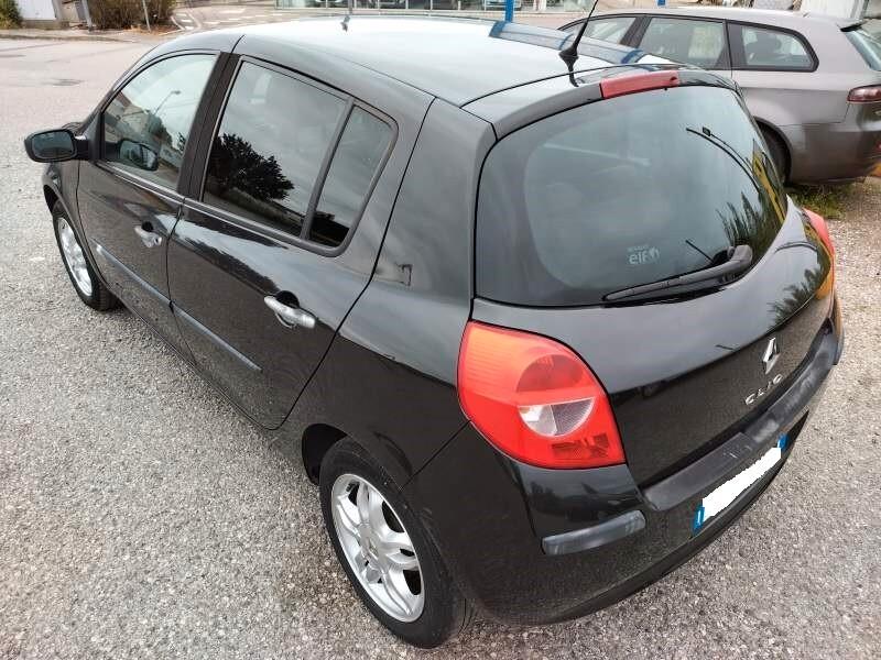 Renault Clio Storia 1.2 16V 5 porte GPL Dynamique