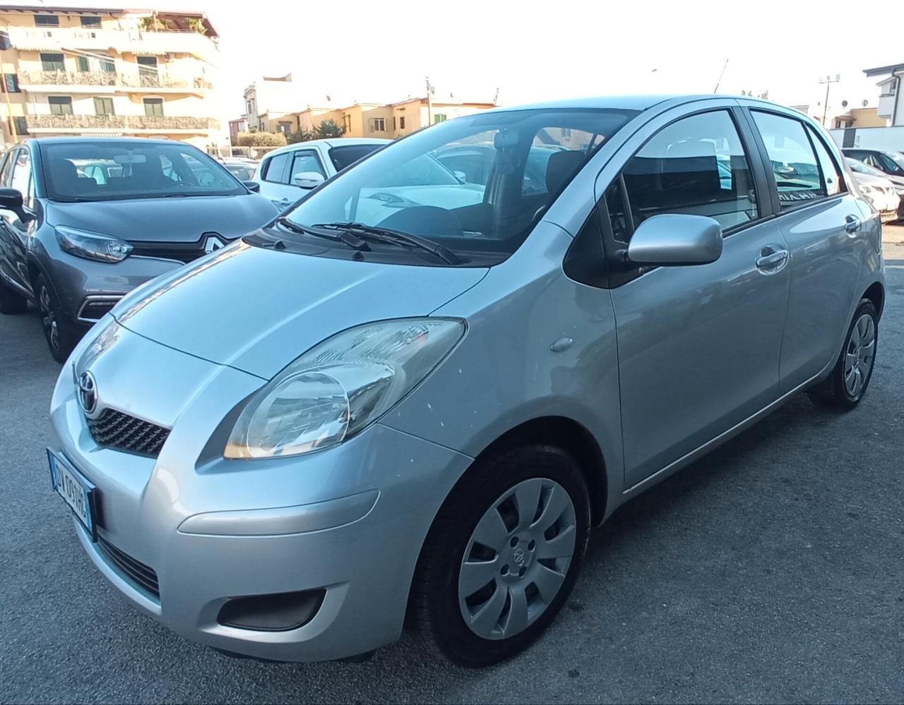 Toyota Yaris 1.0 CON 76 MILA KM